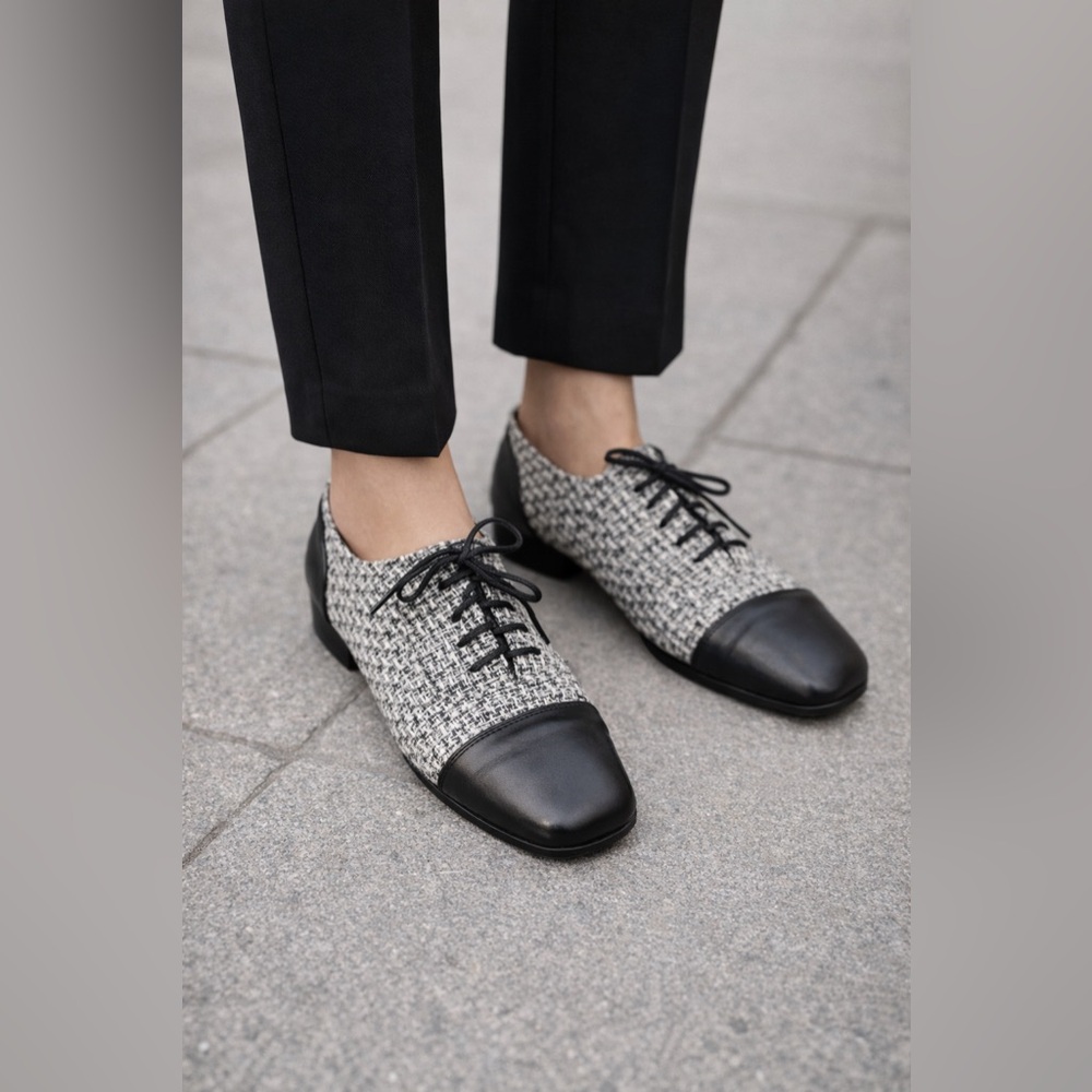 Oxford‎ "Cap Toe" shoes